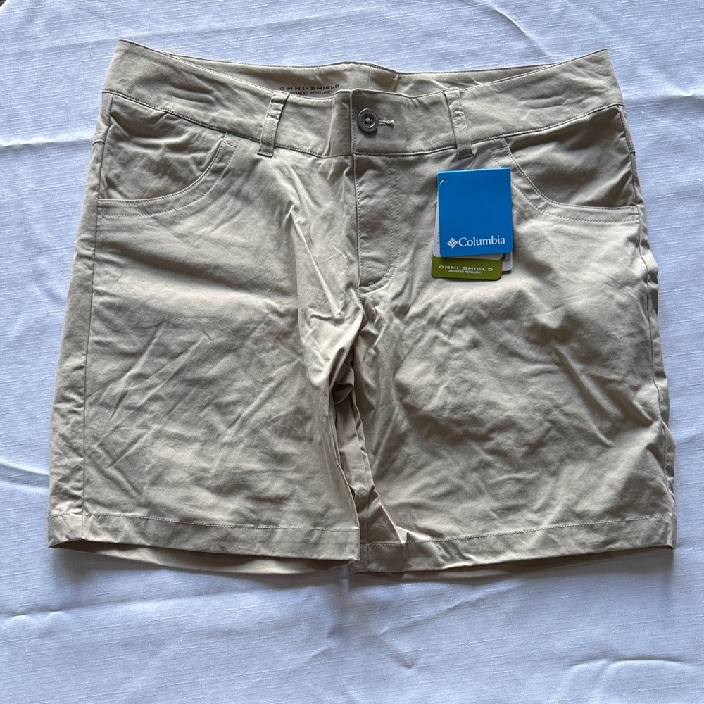 Columbia Mumbai Mover Shorts Women's 12 Tan Khaki Hiking Outdoor Travel NWT